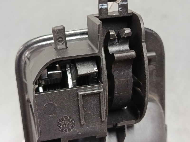 Recambio de maneta interior puerta trasera derecha para land rover discovery iii (l319) 2.7 td 4x4 referencia OEM IAM   