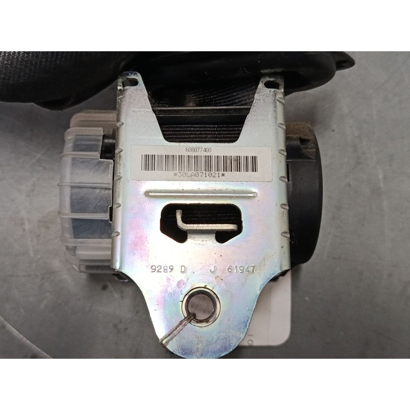 Recambio de cinturon seguridad delantero derecho para land rover discovery iii (l319) 2.7 td 4x4 referencia OEM IAM 601119000C  