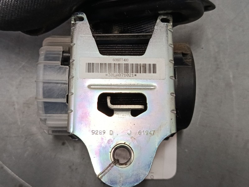 Recambio de cinturon seguridad delantero derecho para land rover discovery iii (l319) 2.7 td 4x4 referencia OEM IAM 601119000C  