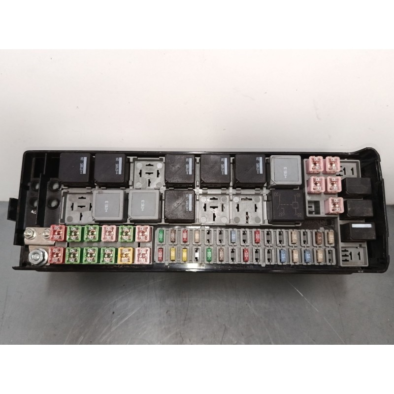 Recambio de caja reles / fusibles para land rover discovery iii (l319) 2.7 td 4x4 referencia OEM IAM YMB507380A  