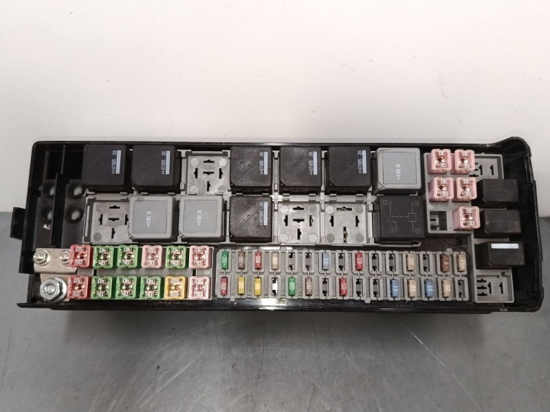 Recambio de caja reles / fusibles para land rover discovery iii (l319) 2.7 td 4x4 referencia OEM IAM YMB507380A  