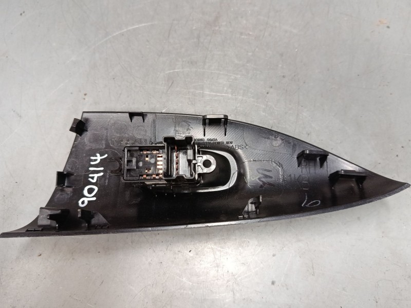 Recambio de mando elevalunas delantero derecho para nissan juke (f15) 1.5 dci referencia OEM IAM   