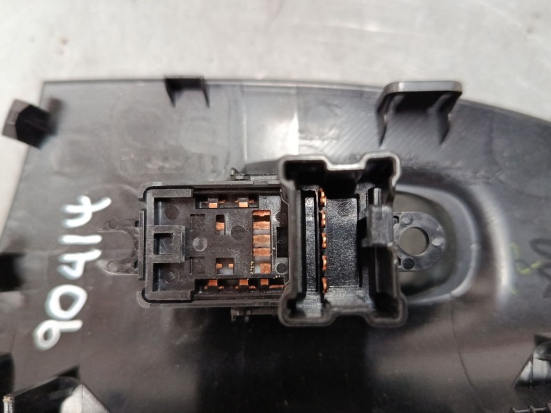 Recambio de mando elevalunas delantero derecho para nissan juke (f15) 1.5 dci referencia OEM IAM   