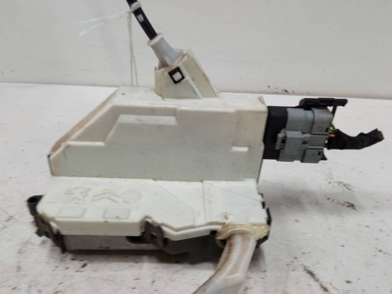 CERRADURA PUERTA DELANTERA DERECHA 