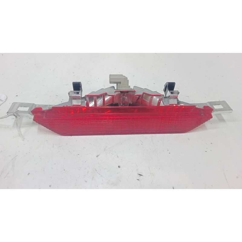 Recambio de luz central de freno para toyota corolla (_e12_) 2.0 d-4d (cde120r_, cde120l_) referencia OEM IAM   