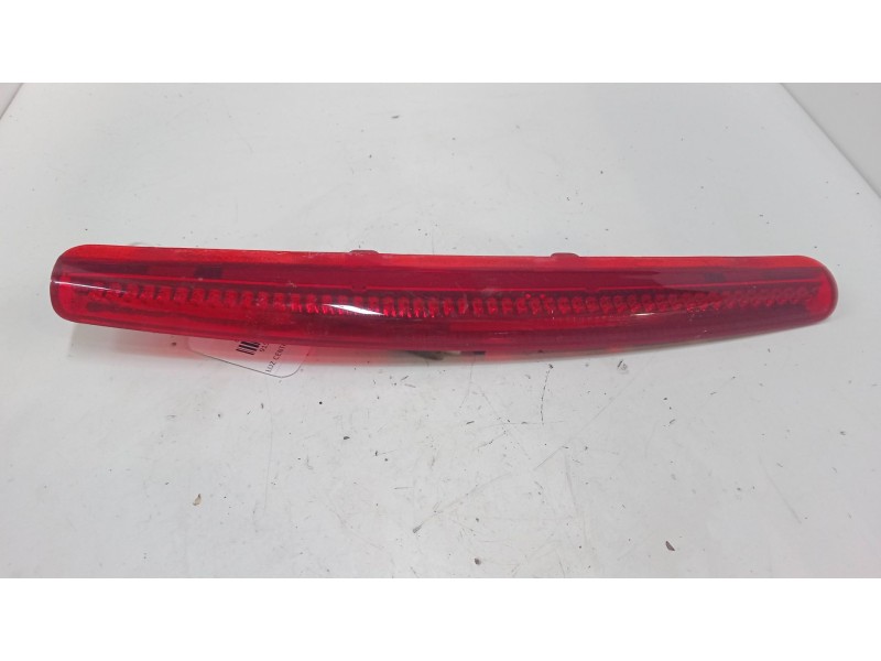 Recambio de luz central de freno para hyundai getz (tb) 1.4 i referencia OEM IAM 927001c1  