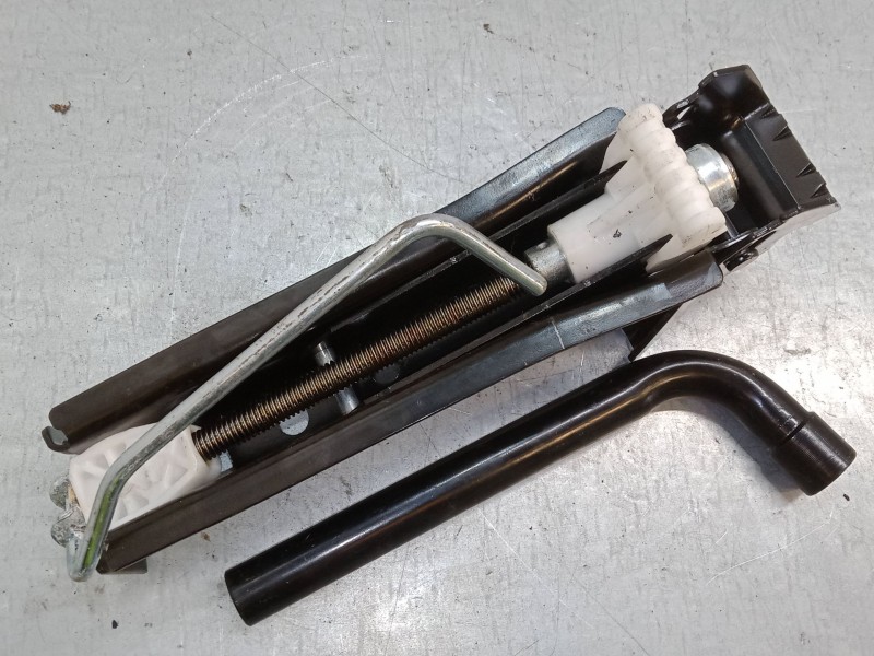 Recambio de gato para ford focus c-max (dm2) 1.6 referencia OEM IAM   