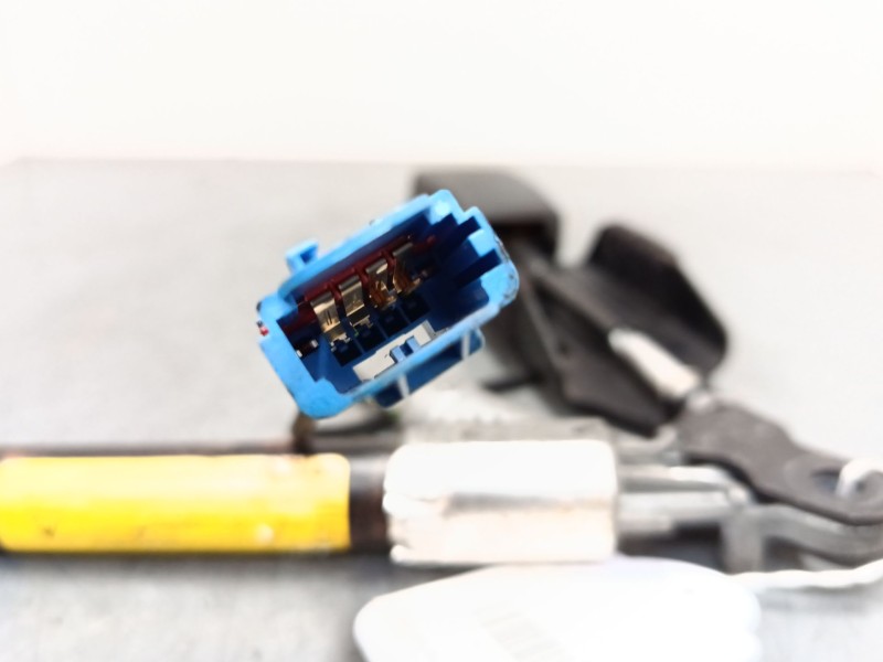 Recambio de anclaje cinturon delantero derecho para citroën c3 i (fc_, fn_) 1.4 hdi referencia OEM IAM   