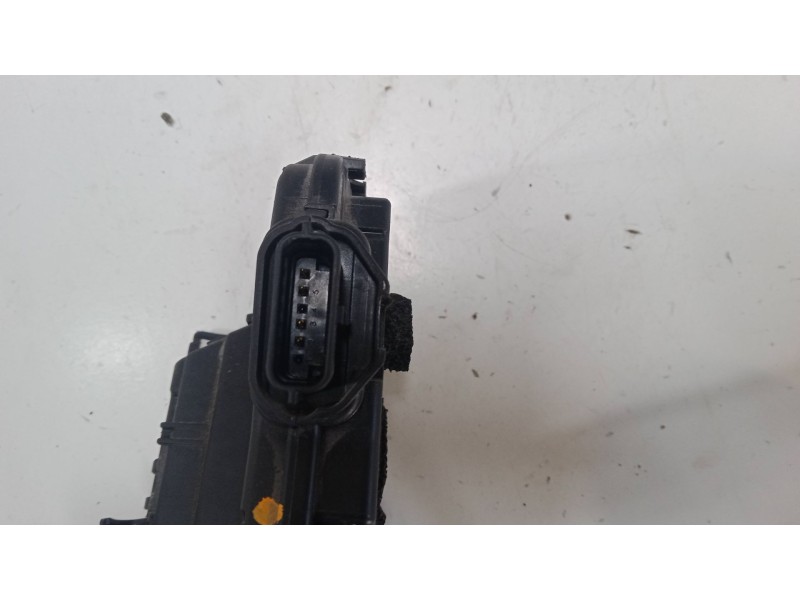 Recambio de cerradura puerta trasera derecha para renault clio iv (bh_) 1.5 dci 90 referencia OEM IAM   