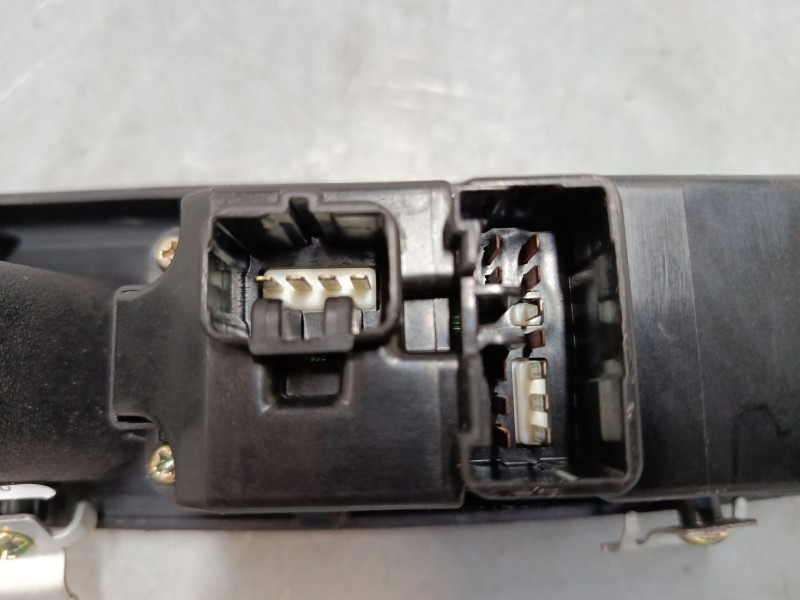 Recambio de mando elevalunas delantero izquierdo para mazda 6 hatchback (gg) 2.0 di (gg14) referencia OEM IAM   