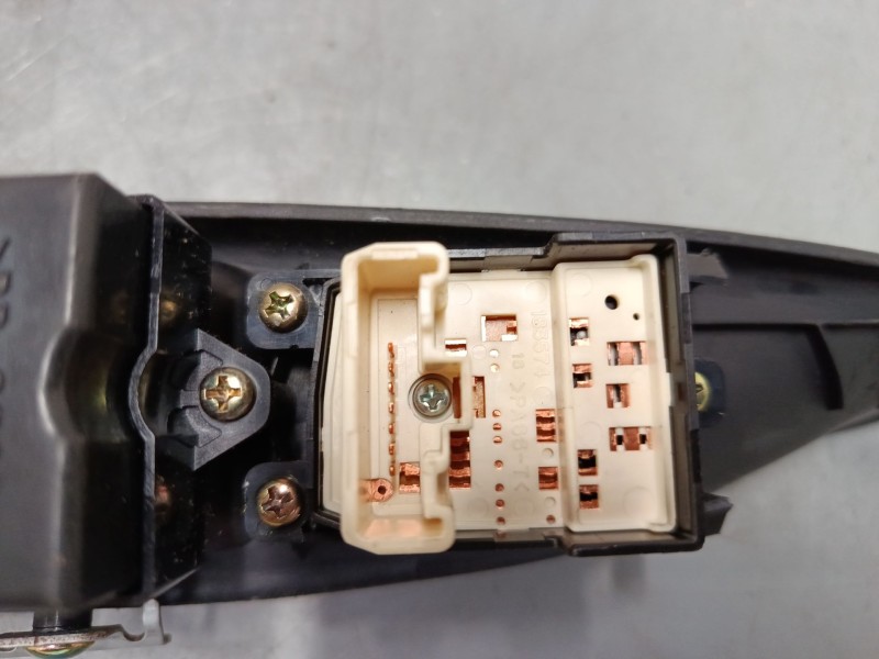 Recambio de mando elevalunas delantero izquierdo para mazda 6 hatchback (gg) 2.0 di (gg14) referencia OEM IAM   