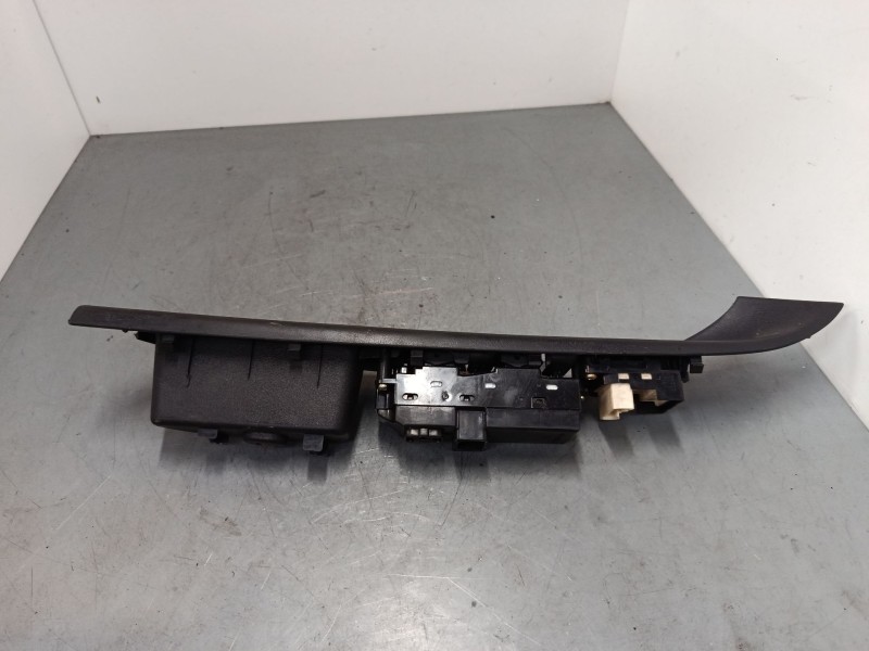 Recambio de mando elevalunas delantero izquierdo para mazda 6 hatchback (gg) 2.0 di (gg14) referencia OEM IAM   