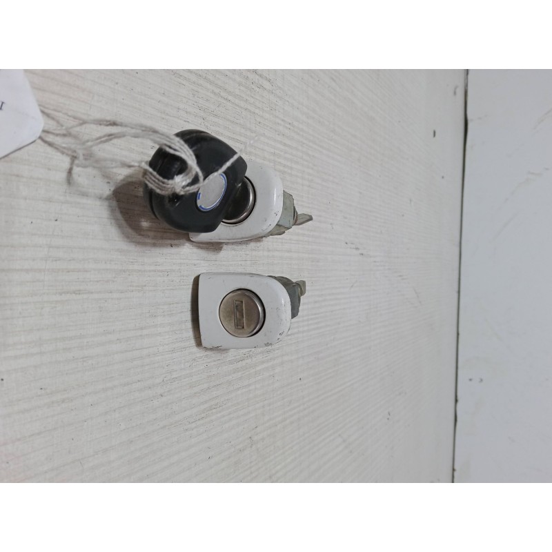 Recambio de bombin puerta delantera izquierda para volkswagen caddy iii monospace (2kb, 2kj, 2cb, 2cj) 2.0 sdi referencia OEM IA