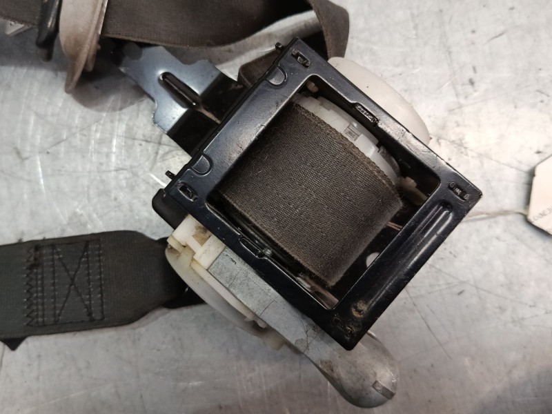 Recambio de cinturon con pretensor delantero izquierdo para hyundai h-1 travel (tq) 2.5 crdi referencia OEM IAM   