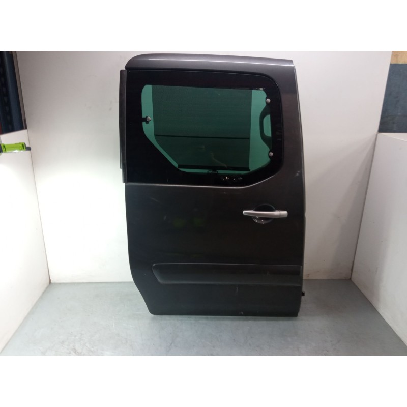 Recambio de puerta corredera derecha completa para peugeot partner tepee 1.6 bluehdi 100 referencia OEM IAM 9831169680  