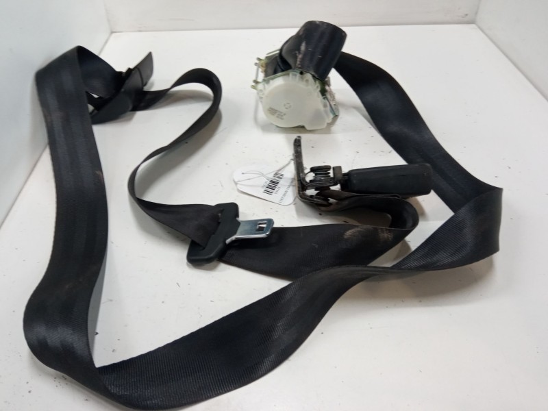 Recambio de anclaje cinturon trasero izquierdo para ford focus iii 1.6 tdci referencia OEM IAM   