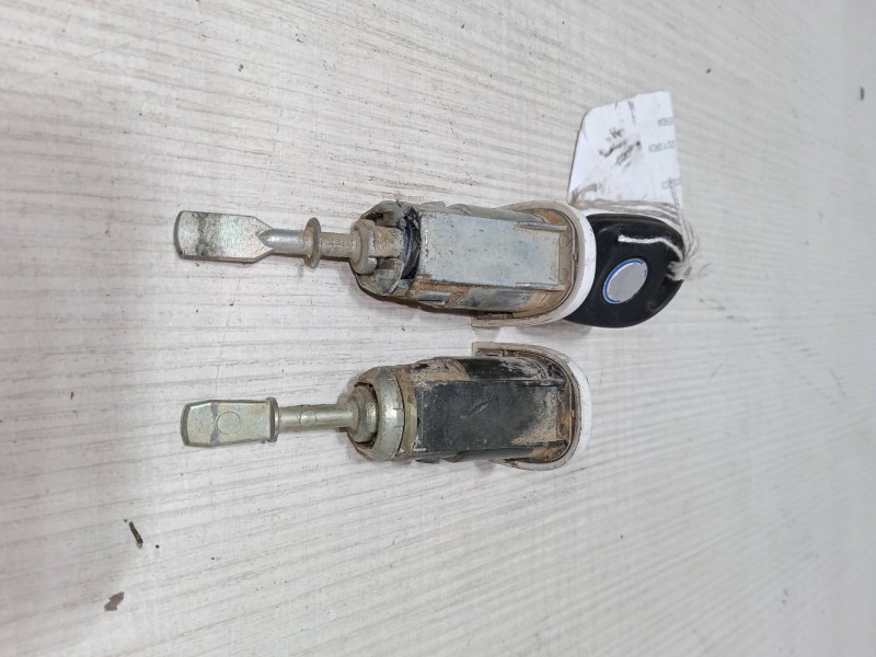 Recambio de bombin puerta delantera izquierda para volkswagen caddy iii monospace (2kb, 2kj, 2cb, 2cj) 2.0 sdi referencia OEM IA