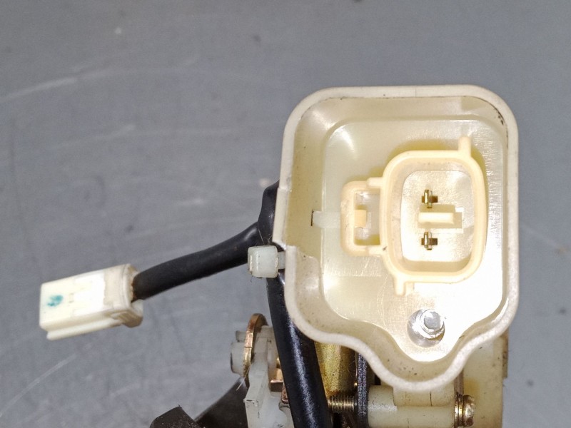 Recambio de cerradura maletero / porton para mazda 323 f vi hatchback (bj) 1.5 16v (bj5w) referencia OEM IAM   