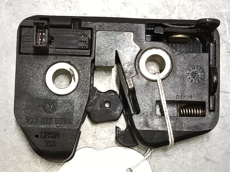 Recambio de cerradura maletero / porton para volkswagen polo (6n2) 1.0 referencia OEM IAM   