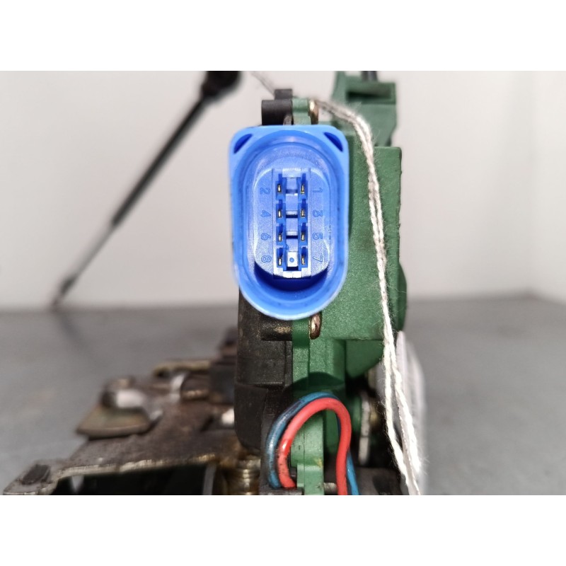 Recambio de cerradura puerta delantera derecha para seat ibiza iii (6l1) 1.9 tdi referencia OEM IAM    Recambio de cerradura puerta delantera derecha para seat ibiza iii (6l1) 1.9 tdi referencia OEM IAM