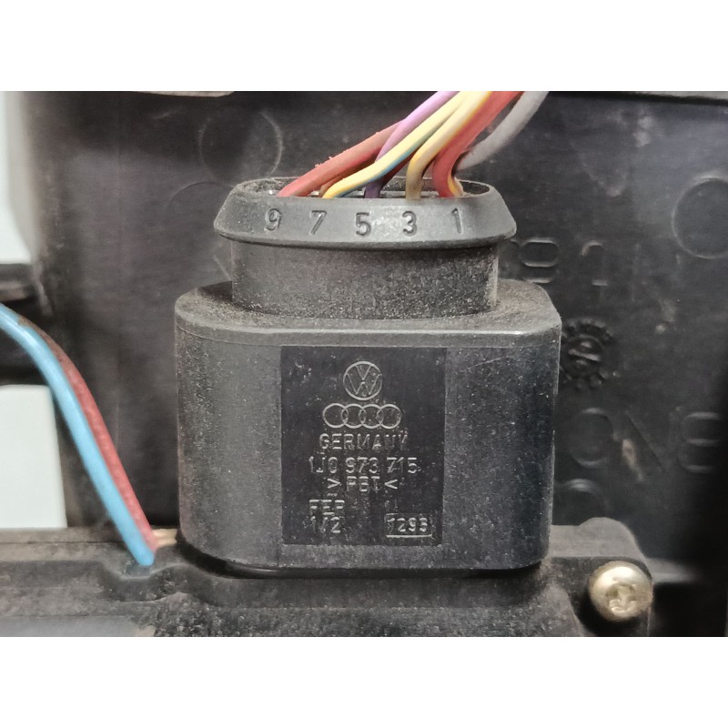 Recambio de cerradura puerta delantera derecha para audi tt roadster (8n9) 1.8 t quattro referencia OEM IAM    Recambio de cerradura puerta delantera derecha para audi tt roadster (8n9) 1.8 t quattro referencia OEM IAM