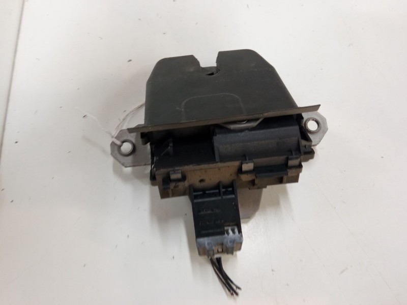 Recambio de cerradura maletero / porton para ford focus iii 1.6 tdci referencia OEM IAM   