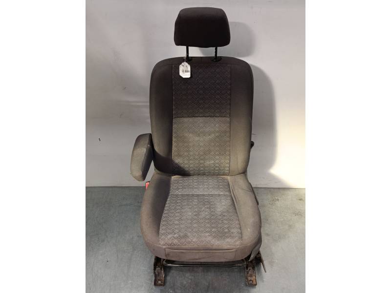 ASIENTO DELANTERO IZQUIERDO 