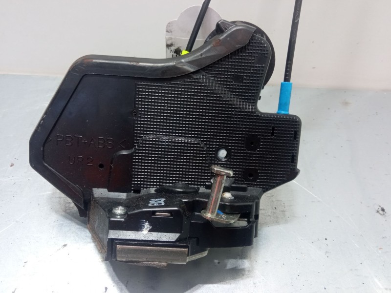 Recambio de cerradura puerta trasera derecha para toyota avensis (_t25_) 2.4 (azt251_) referencia OEM IAM   