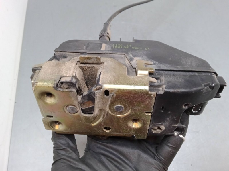 Recambio de cerradura puerta delantera derecha para renault scénic ii (jm0/1_) 1.5 dci (jm02, jm13) referencia OEM IAM   