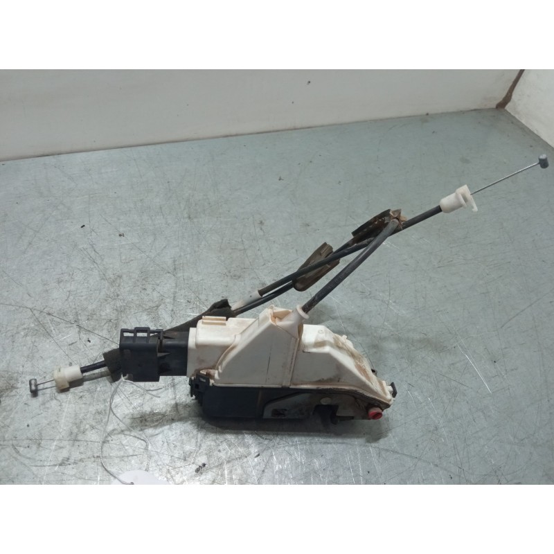 Recambio de cerradura puerta trasera derecha para citroën c3 ii (sc_) 1.0 vti 68 referencia OEM IAM   