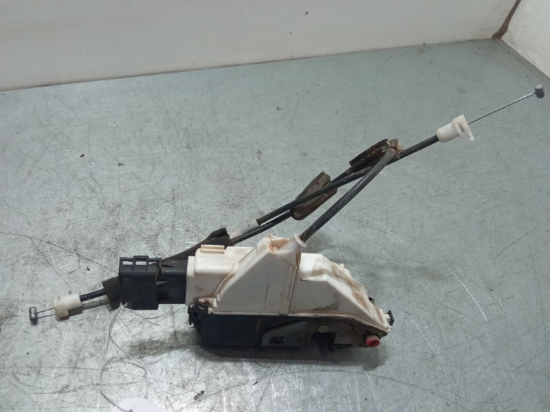 Recambio de cerradura puerta trasera derecha para citroën c3 ii (sc_) 1.0 vti 68 referencia OEM IAM   