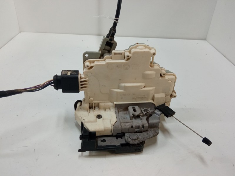 Recambio de cerradura puerta trasera izquierda para seat altea (5p1) 1.6 tdi referencia OEM IAM   