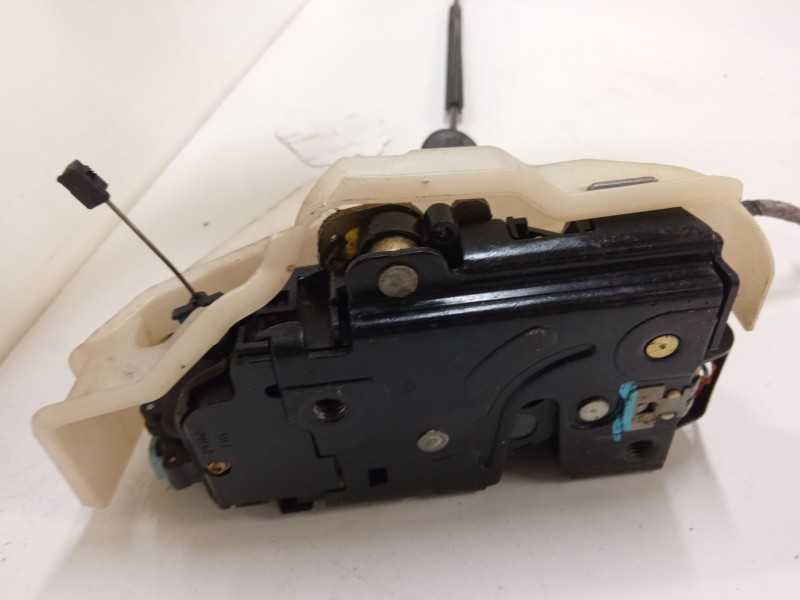 Recambio de cerradura puerta trasera derecha para volkswagen golf v (1k1) 1.9 tdi referencia OEM IAM    Recambio de cerradura puerta trasera derecha para volkswagen golf v (1k1) 1.9 tdi referencia OEM IAM