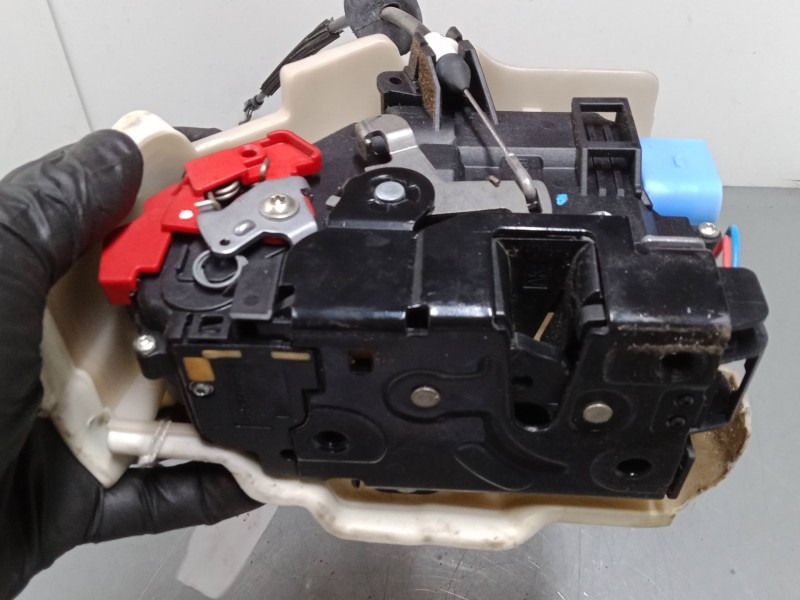 Recambio de cerradura puerta delantera derecha para volkswagen golf v (1k1) 1.9 tdi referencia OEM IAM    Recambio de cerradura puerta delantera derecha para volkswagen golf v (1k1) 1.9 tdi referencia OEM IAM