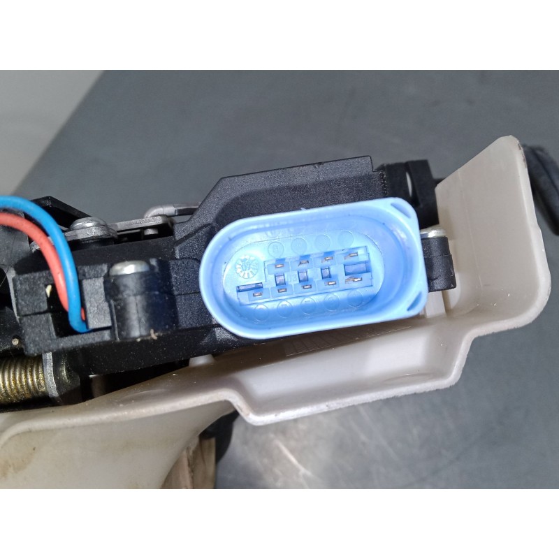 Recambio de cerradura puerta delantera derecha para volkswagen golf v (1k1) 1.9 tdi referencia OEM IAM    Recambio de cerradura puerta delantera derecha para volkswagen golf v (1k1) 1.9 tdi referencia OEM IAM