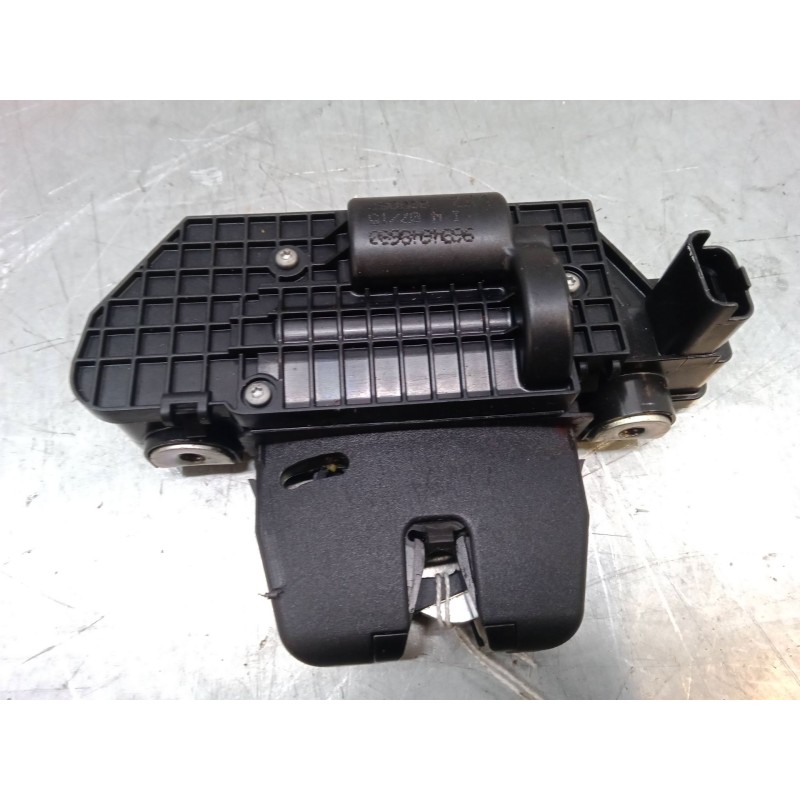 Recambio de cerradura maletero / porton para peugeot 208 i (ca_, cc_) 1.2 vti 82 referencia OEM IAM    Recambio de cerradura maletero / porton para peugeot 208 i (ca_, cc_) 1.2 vti 82 referencia OEM IAM