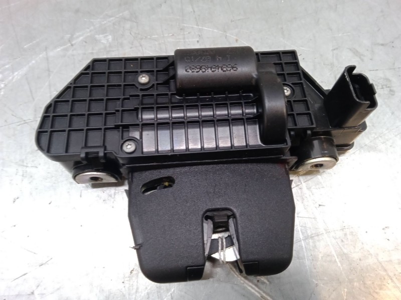 Recambio de cerradura maletero / porton para peugeot 208 i (ca_, cc_) 1.2 vti 82 referencia OEM IAM    Recambio de cerradura maletero / porton para peugeot 208 i (ca_, cc_) 1.2 vti 82 referencia OEM IAM