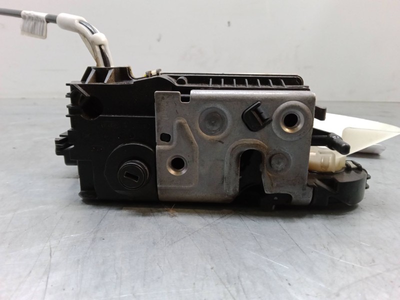 Recambio de cerradura puerta delantera izquierda para peugeot 208 i (ca_, cc_) 1.2 vti 82 referencia OEM IAM   