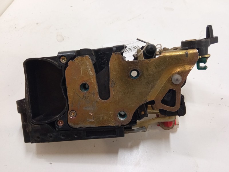 Recambio de cerradura puerta trasera izquierda para ssangyong rexton / rexton ii (gab_) 2.7 xdi referencia OEM IAM   