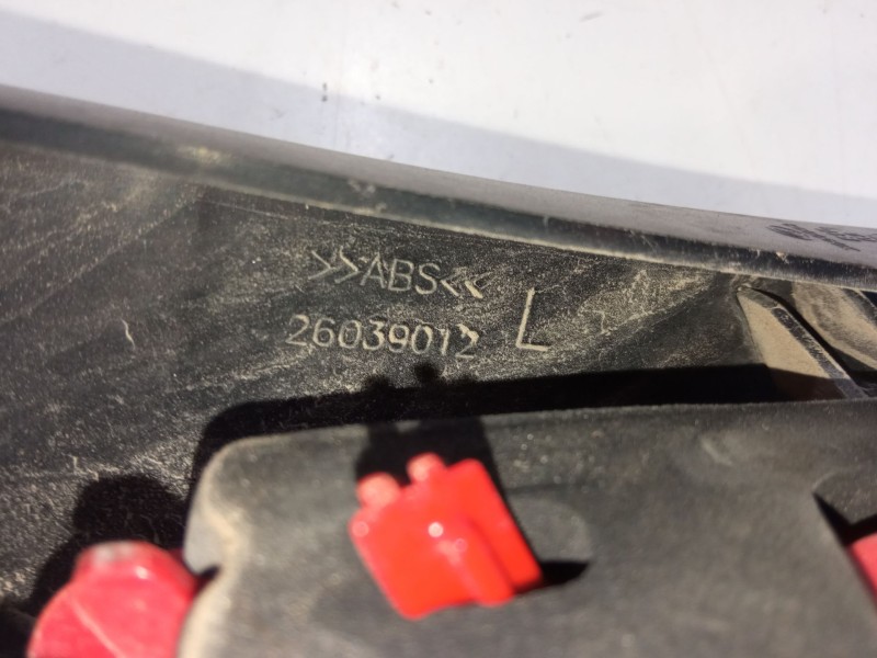 Recambio de piloto trasero porton izquierdo para peugeot 3008 i monospace (0u_) 1.6 hdi 115 / bluehdi 115 referencia OEM IAM 260