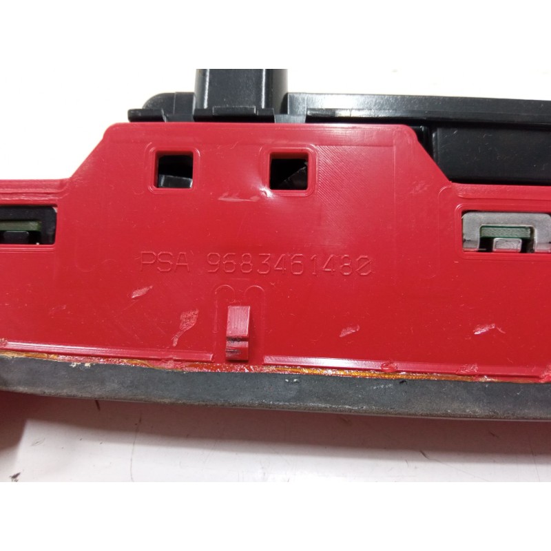 Recambio de luz central de freno para peugeot 3008 i monospace (0u_) 1.6 hdi 115 / bluehdi 115 referencia OEM IAM 9683461480  