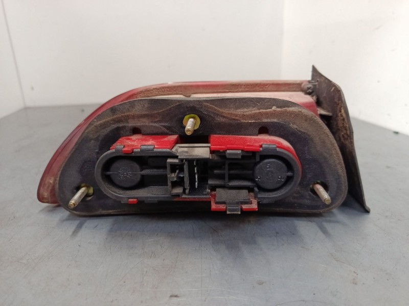 Recambio de piloto trasero derecho para alfa romeo 156 sportwagon (932_) 1.9 jtd (932b2b, 932b2c) referencia OEM IAM   