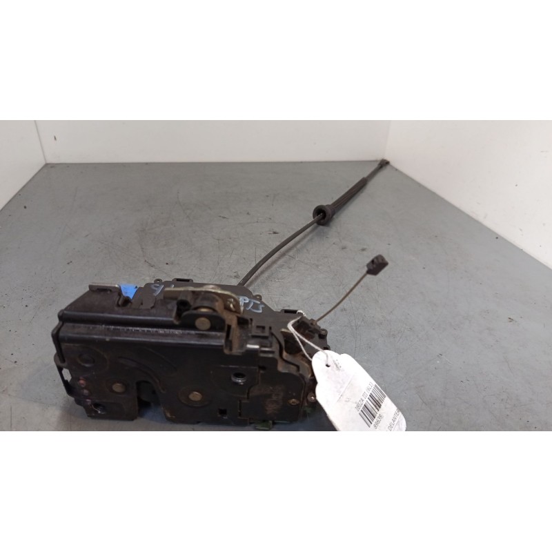 Recambio de cerradura puerta delantera izquierda para seat ibiza iii (6l1) 1.9 tdi referencia OEM IAM    Recambio de cerradura puerta delantera izquierda para seat ibiza iii (6l1) 1.9 tdi referencia OEM IAM