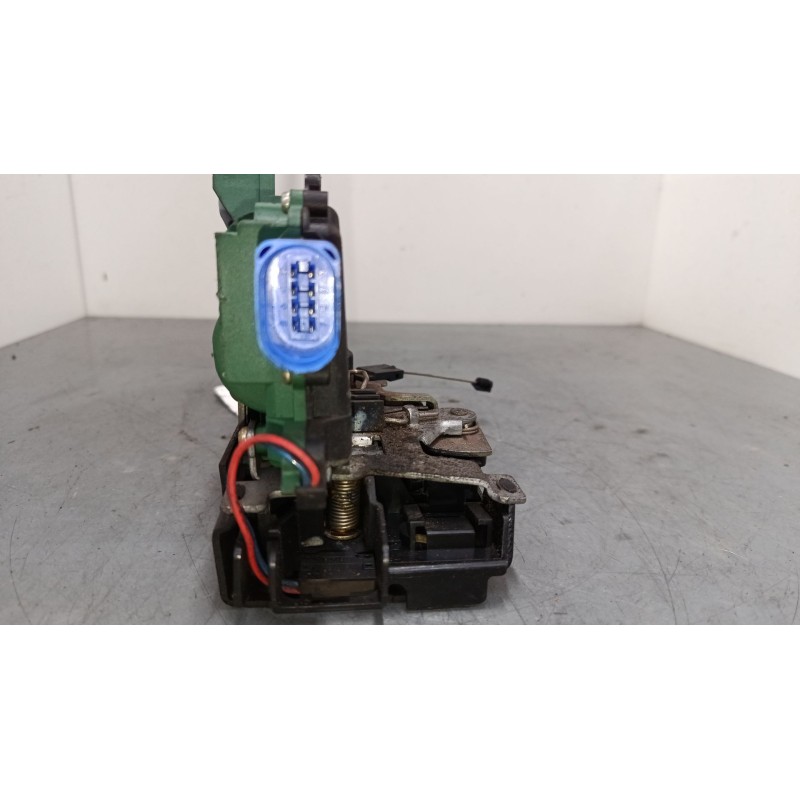 Recambio de cerradura puerta delantera izquierda para seat ibiza iii (6l1) 1.9 tdi referencia OEM IAM    Recambio de cerradura puerta delantera izquierda para seat ibiza iii (6l1) 1.9 tdi referencia OEM IAM
