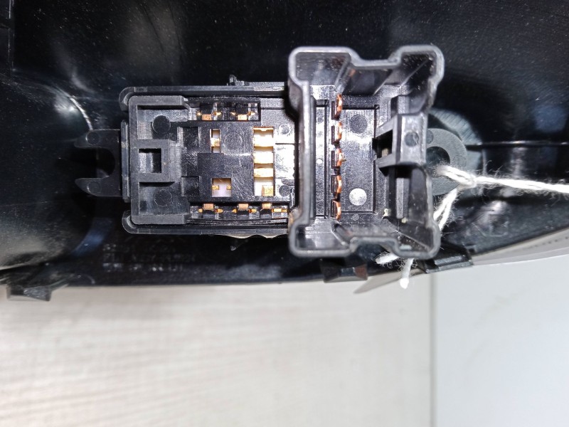 Recambio de mando elevalunas trasero izquierdo para nissan juke (f15) 1.6 referencia OEM IAM   