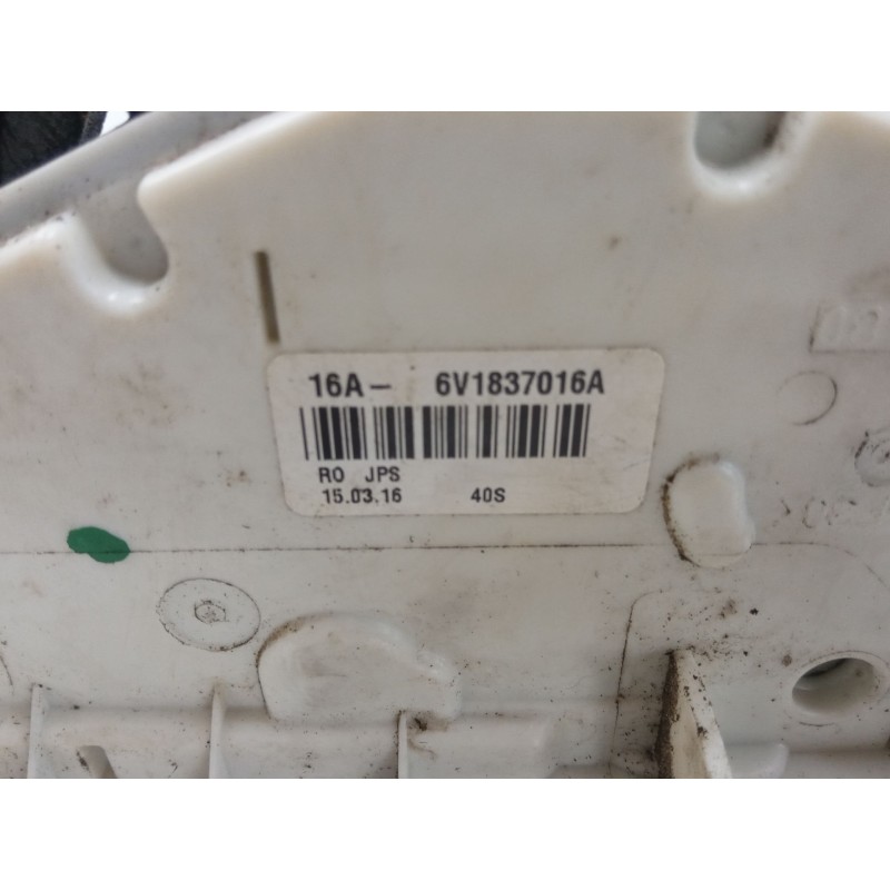 Recambio de cerradura puerta delantera derecha para skoda yeti (5l) 2.0 tdi referencia OEM IAM    Recambio de cerradura puerta delantera derecha para skoda yeti (5l) 2.0 tdi referencia OEM IAM