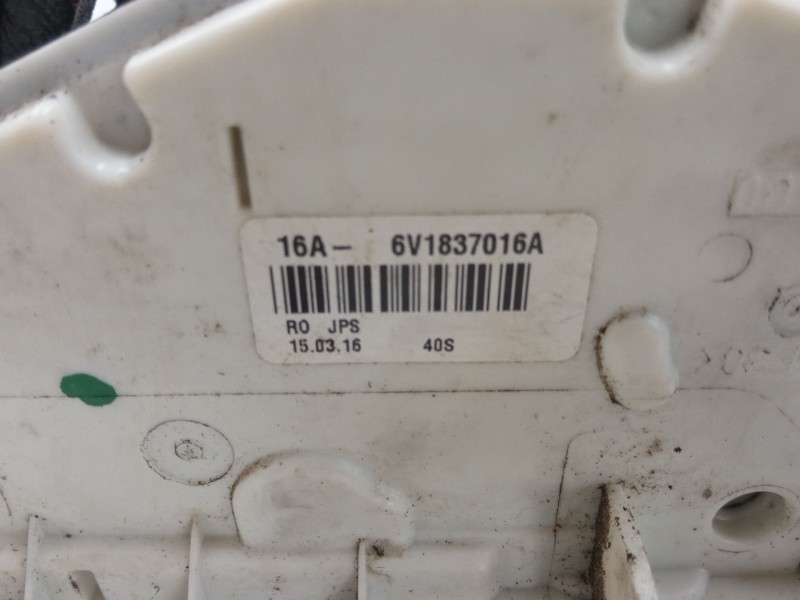 Recambio de cerradura puerta delantera derecha para skoda yeti (5l) 2.0 tdi referencia OEM IAM    Recambio de cerradura puerta delantera derecha para skoda yeti (5l) 2.0 tdi referencia OEM IAM