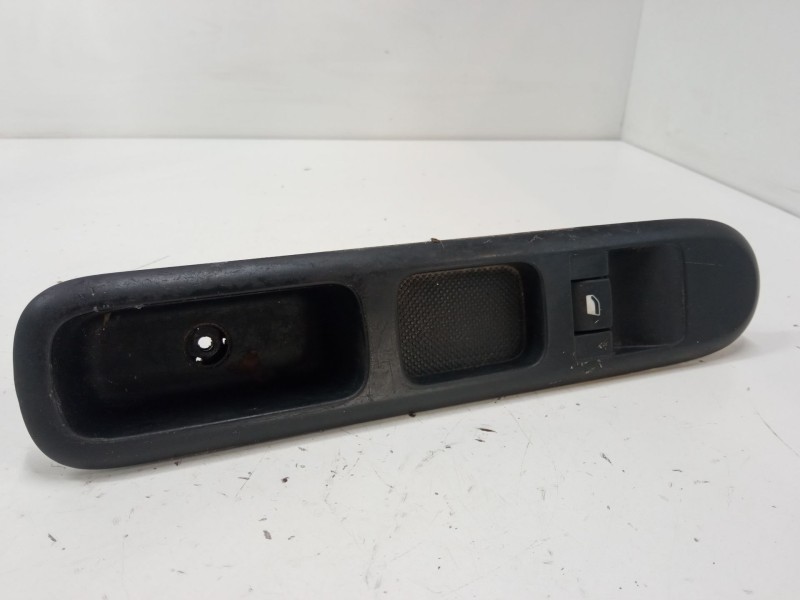 Recambio de mando elevalunas delantero derecho para peugeot 3008 i monospace (0u_) 1.6 hdi 115 / bluehdi 115 referencia OEM IAM 