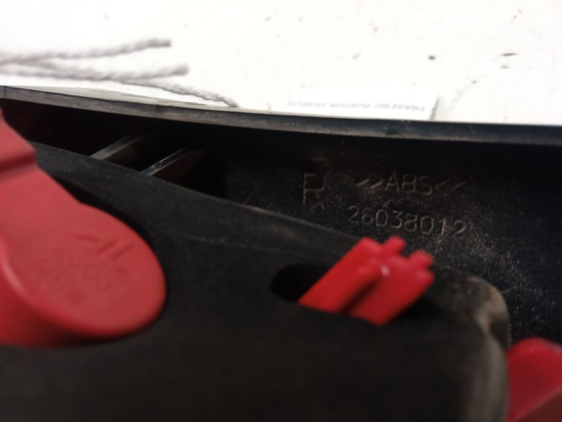 Recambio de piloto trasero porton derecho para peugeot 3008 i monospace (0u_) 1.6 hdi 115 / bluehdi 115 referencia OEM IAM 26038