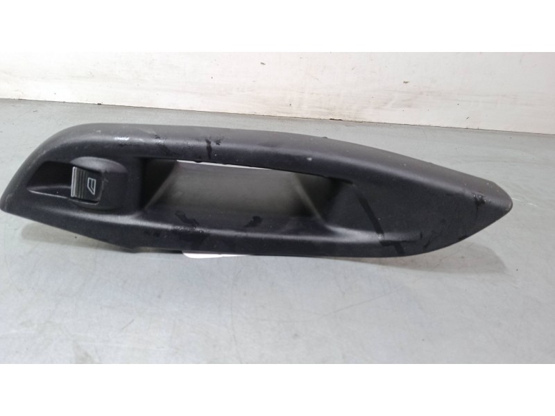 Recambio de mando elevalunas trasero izquierdo para ford focus iii 1.6 tdci referencia OEM IAM    Recambio de mando elevalunas trasero izquierdo para ford focus iii 1.6 tdci referencia OEM IAM
